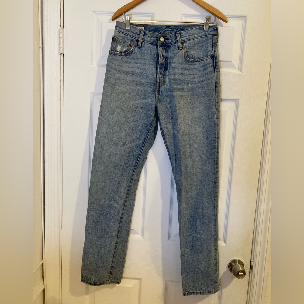 Levi’s classic 501s in 100% cotton - size 28